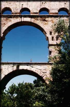 Pont-du-gard.jpeg